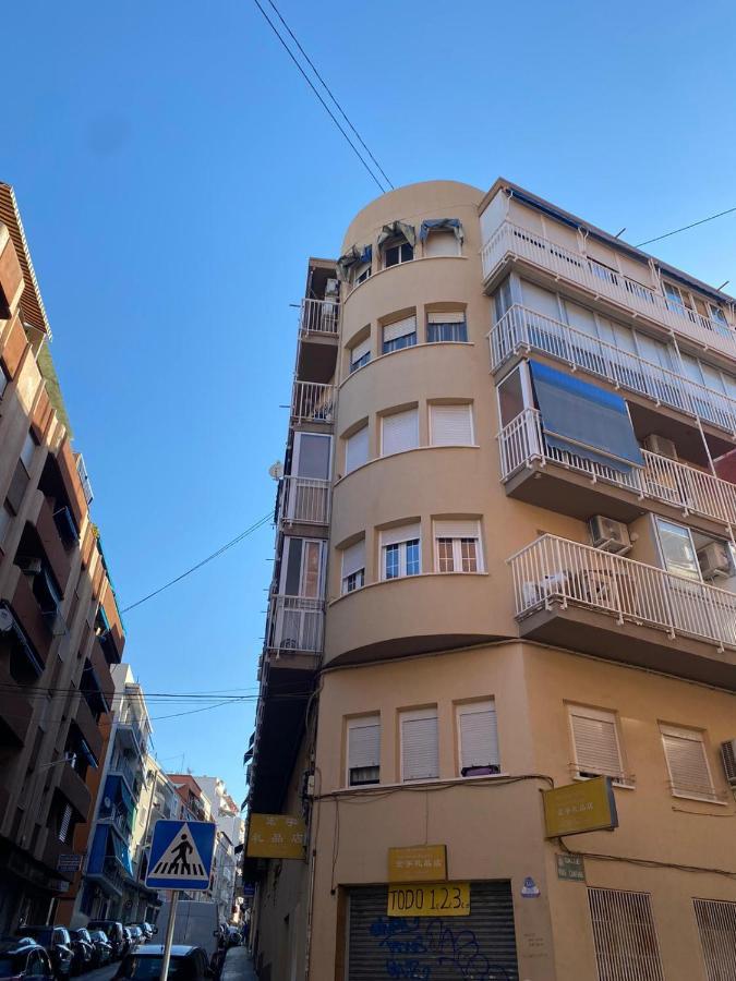 Solymar Poniente Apartamento Recien Reformado A 3 Min De Playa Poniente Y Del Centro Parking Opcional Benidorm Eksteriør bilde