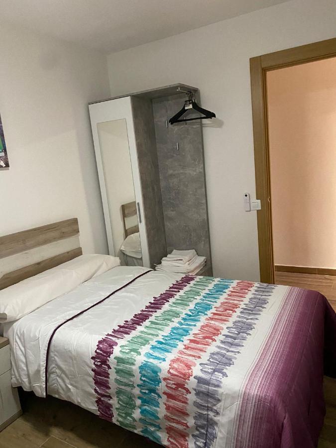 Solymar Poniente Apartamento Recien Reformado A 3 Min De Playa Poniente Y Del Centro Parking Opcional Benidorm Eksteriør bilde